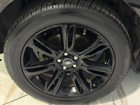 Used 2020 Land Rover Range Rover Velar S image 32