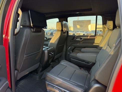New 2026 GMC Yukon XL Denali w/ Denali Reserve Package image 23