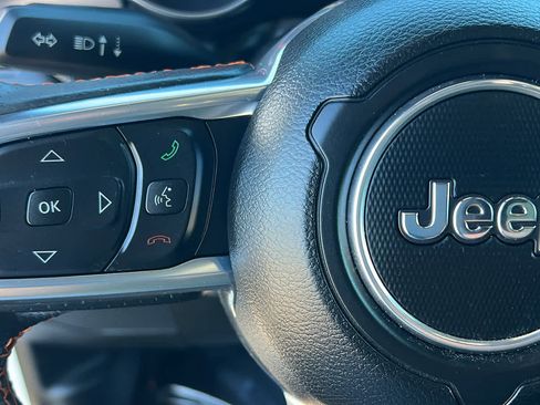 Certified 2022 Jeep Gladiator Mojave w/ Cold Weather Group image 19