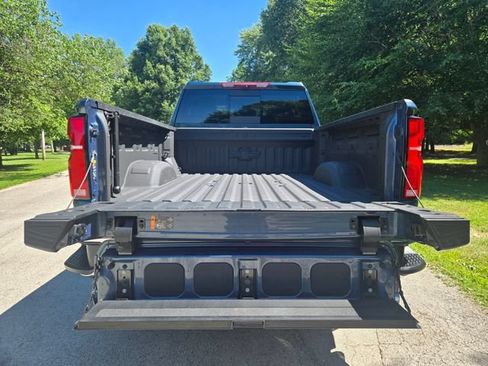 Used 2025 Chevrolet Silverado 2500 LTZ w/ LTZ Premium Package AWD/4WD image 6
