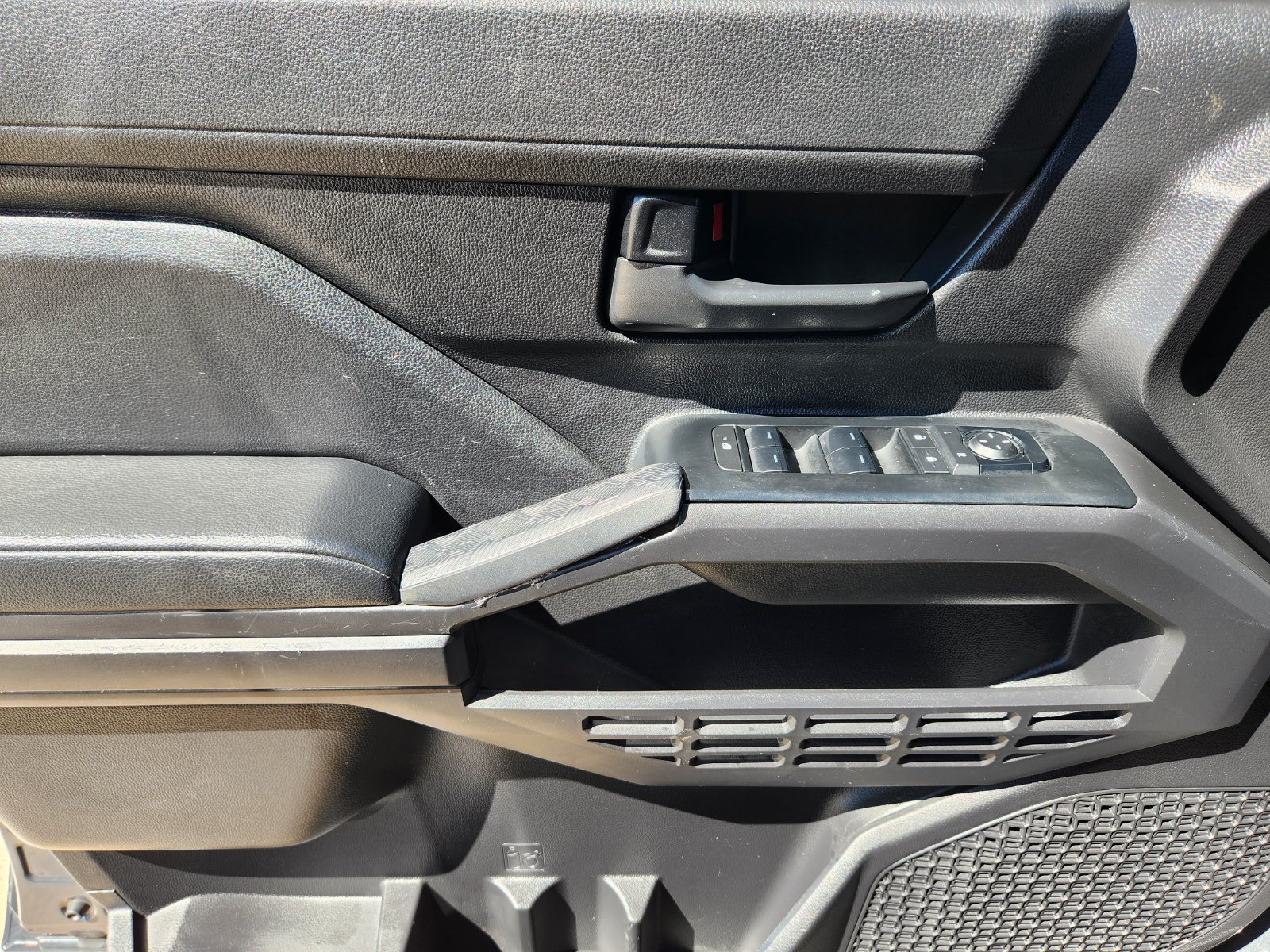 Used 2024 Toyota Tacoma SR AWD/4WD image 31