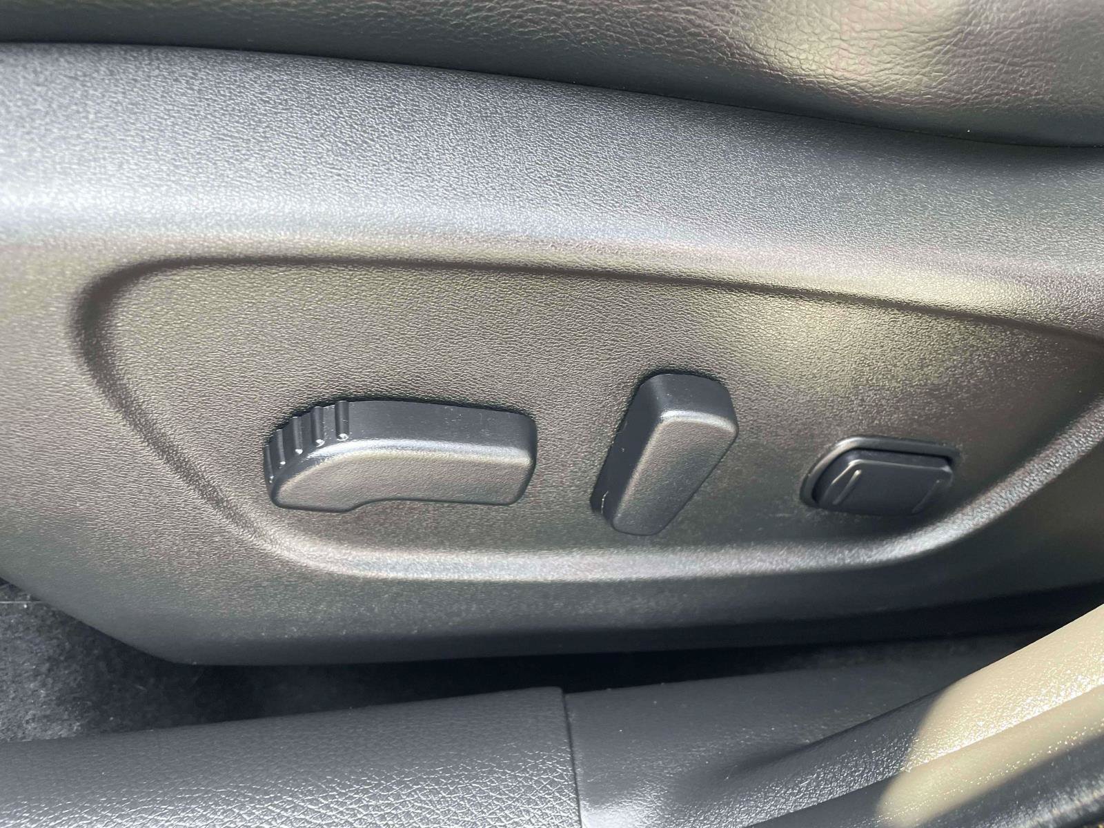Used 2020 Nissan Rogue Sport SV w/ Technology Package FWD image 13