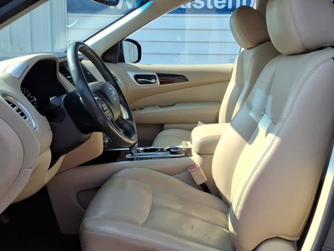 Used 2016 Nissan Pathfinder SL w/ SL Tech Package AWD/4WD image 8