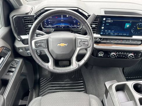 Used 2022 Chevrolet Silverado 1500 LT RWD image 5