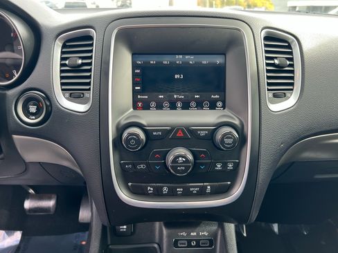 Used 2019 Dodge Durango SXT image 40