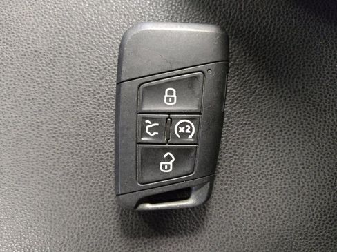 Used 2024 Volkswagen Jetta SE FWD image 32