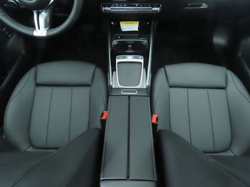 Certified 2025 Mercedes-Benz GLB 250 GLB 250 image 16