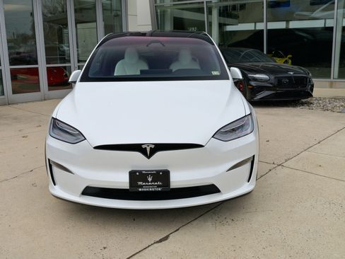Used 2022 Tesla Model X image 2