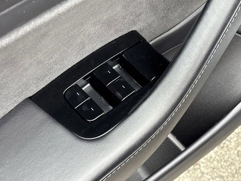 Used 2019 Tesla Model 3 Performance image 13