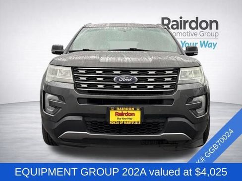 Used 2016 Ford Explorer XLT w/ Equipment Group 202A FWD image 2