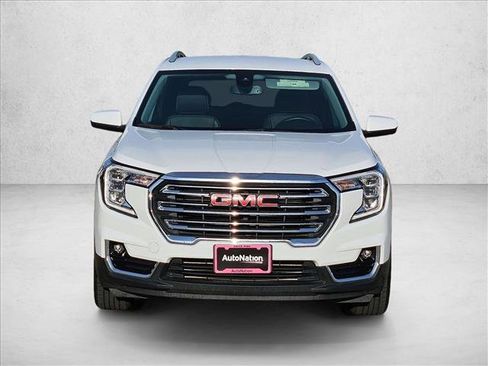 Used 2023 GMC Terrain SLT FWD image 2