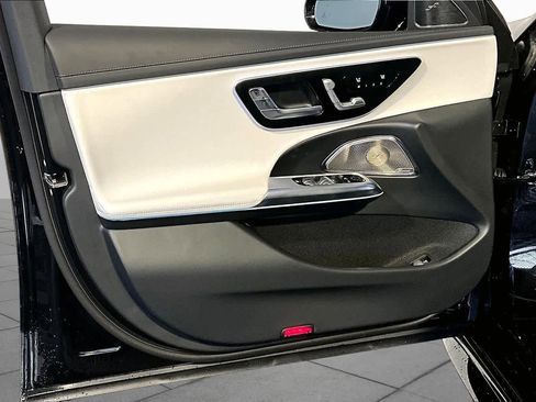 New 2026 Mercedes-Benz E 53 AMG e 4MATIC Sedan image 11