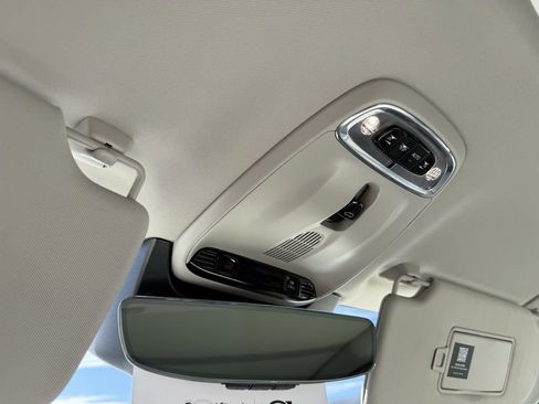 Certified 2022 Volvo XC90 T6 Momentum w/ Climate Package image 34