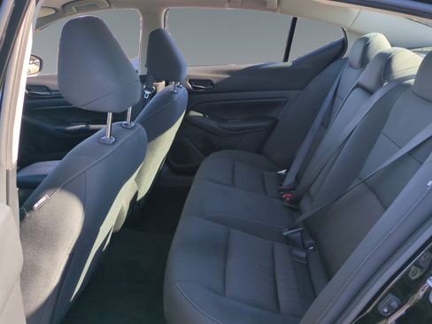 Used 2025 Nissan Altima 2.5 S image 13