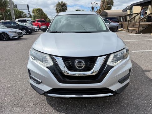 Used 2018 Nissan Rogue S image 2