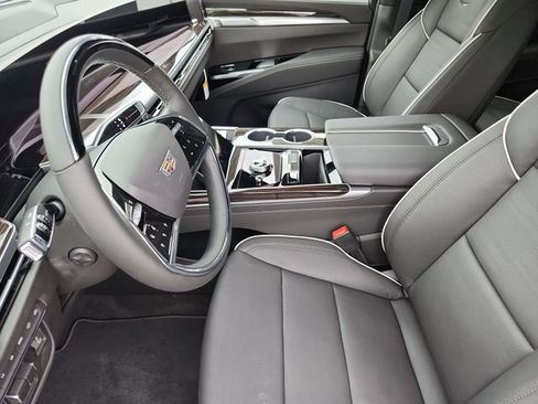 New 2026 Cadillac Escalade ESV Luxury w/ Touring Package AWD/4WD image 10
