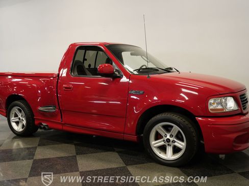 Used 2003 Ford F150 Lightning RWD image 16