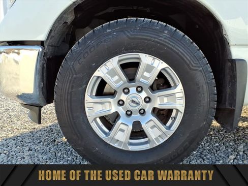 Used 2017 Nissan Titan SV image 11