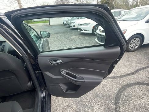 Used 2018 Ford Focus SE FWD image 24