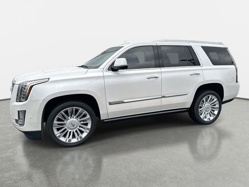 Used 2019 Cadillac Escalade Platinum image 2