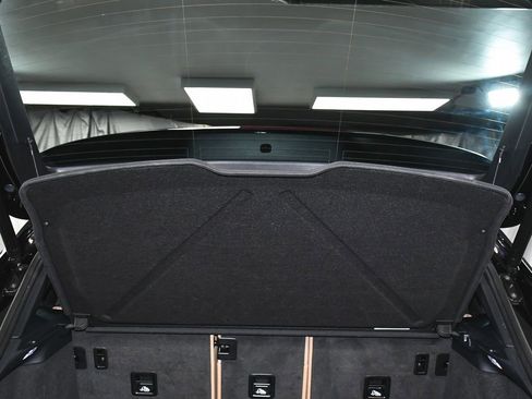 Used 2023 Porsche Macan AWD/4WD image 59