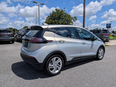 Certified 2023 Chevrolet Bolt LT w/ Driver Confidence Package FWD image 3