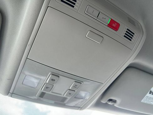 Certified 2022 Volkswagen Taos SE AWD/4WD image 39