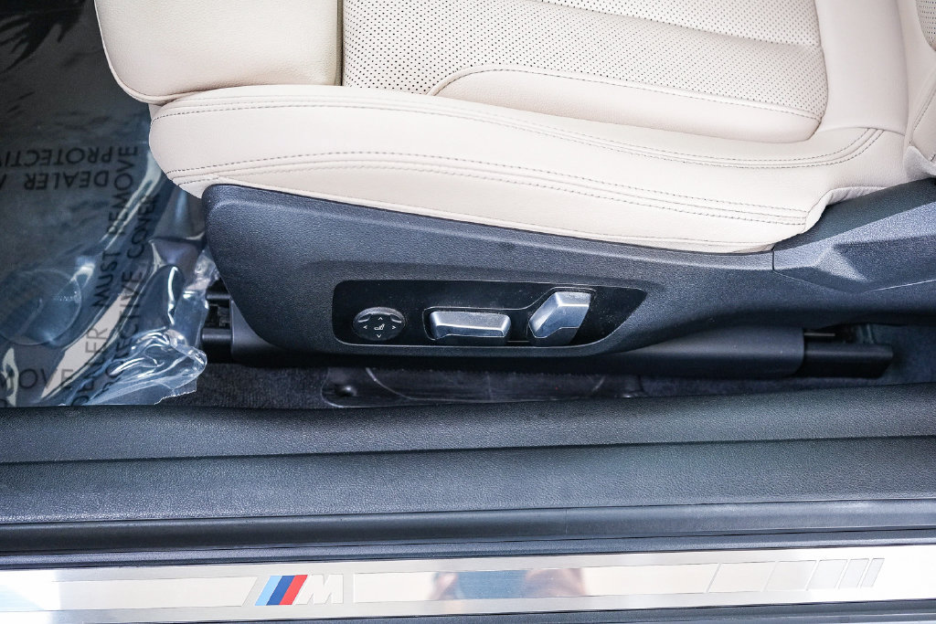 Used 2023 BMW M440i Coupe w/ Premium Package RWD image 21
