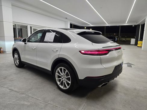 Used 2021 Porsche Cayenne Coupe image 4