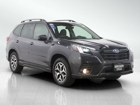 Used 2023 Subaru Forester Premium image 7