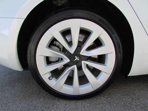 Used 2023 Tesla Model 3 Standard Range RWD image 12