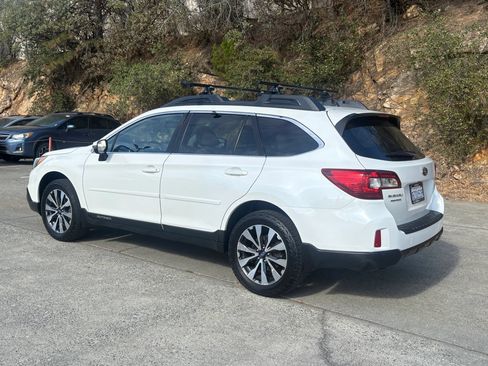 Used 2015 Subaru Outback 2.5i Limited w/ Protection Package #1 AWD/4WD image 3