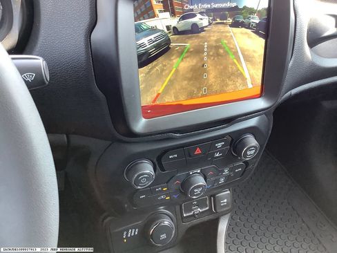 Used 2023 Jeep Renegade Altitude AWD/4WD image 14