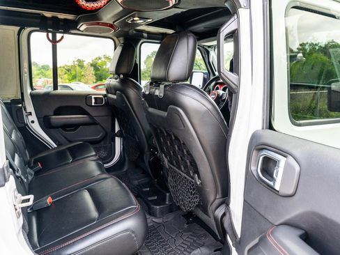 Used 2020 Jeep Wrangler Unlimited Rubicon AWD/4WD image 23