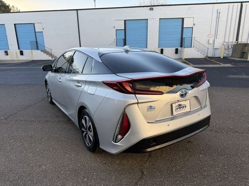Used 2019 Toyota Prius Prime Plus image 5