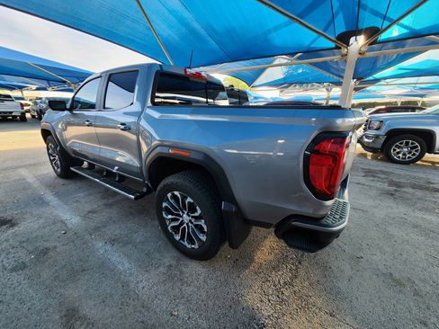 Used 2024 GMC Canyon Denali image 3