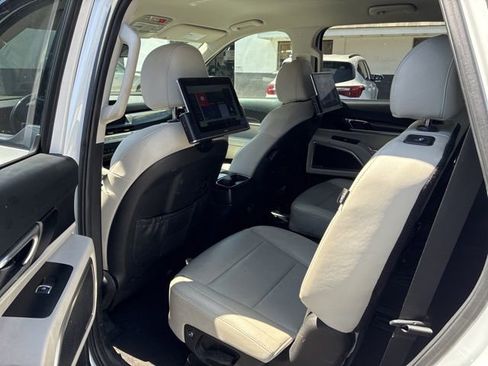 Certified 2023 Kia Telluride S image 7