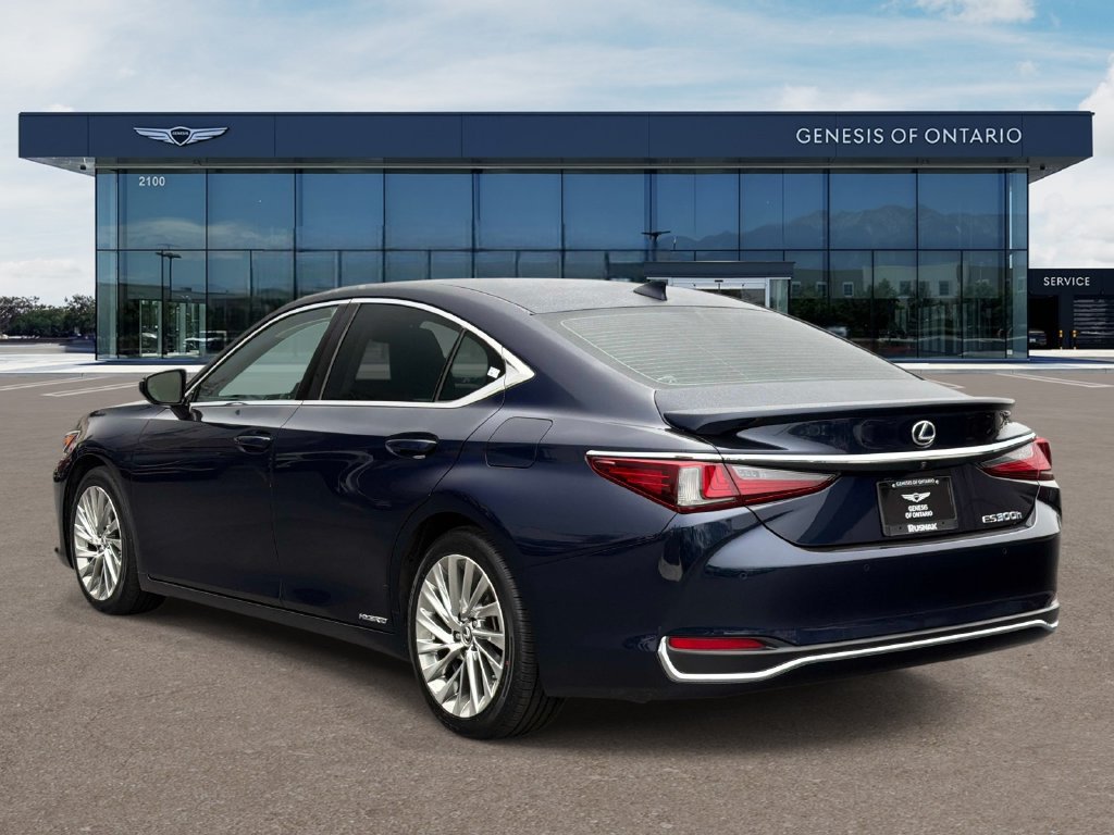 Used 2021 Lexus ES 300h w/ Accessory Package FWD image 2