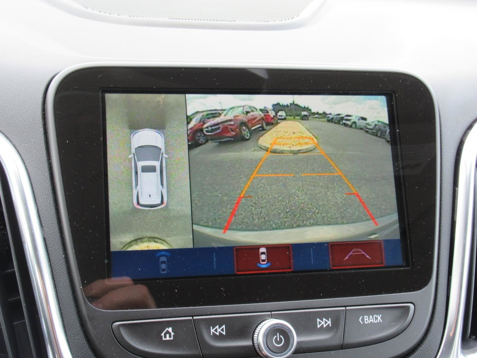 Used 2018 Chevrolet Equinox Premier FWD image 30