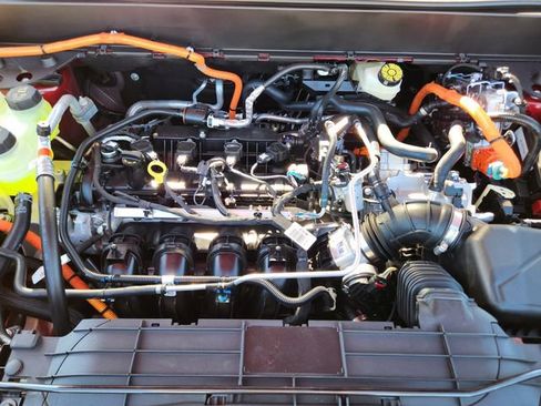 New 2025 Ford Maverick XLT image 31