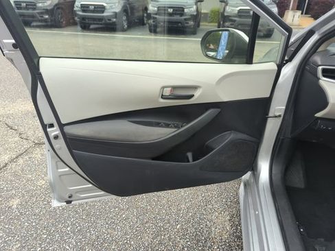 Used 2022 Toyota Corolla L FWD image 17
