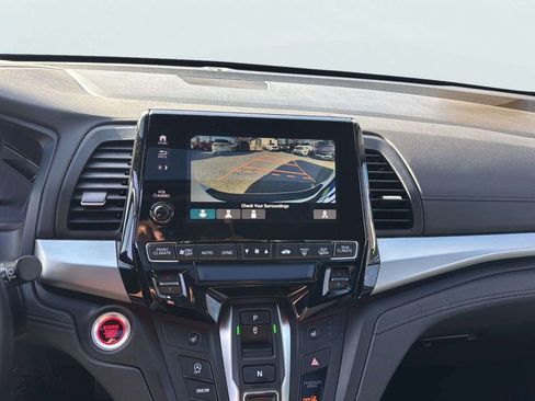 Used 2024 Honda Odyssey Sport image 11