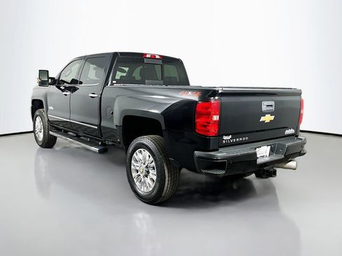 Used 2018 Chevrolet Silverado 2500 High Country w/ Duramax Plus Package image 7