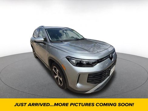 Used 2026 Volkswagen Tiguan SE AWD/4WD image 1