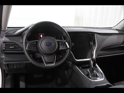 Used 2024 Subaru Outback Premium AWD/4WD image 6