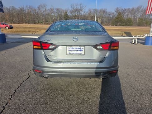 Used 2021 Nissan Altima 2.5 SR w/ SR Premium Package image 6