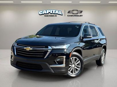 Used 2023 Chevrolet Traverse LT
