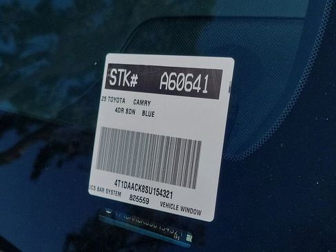 Used 2025 Toyota Camry XSE FWD image 28