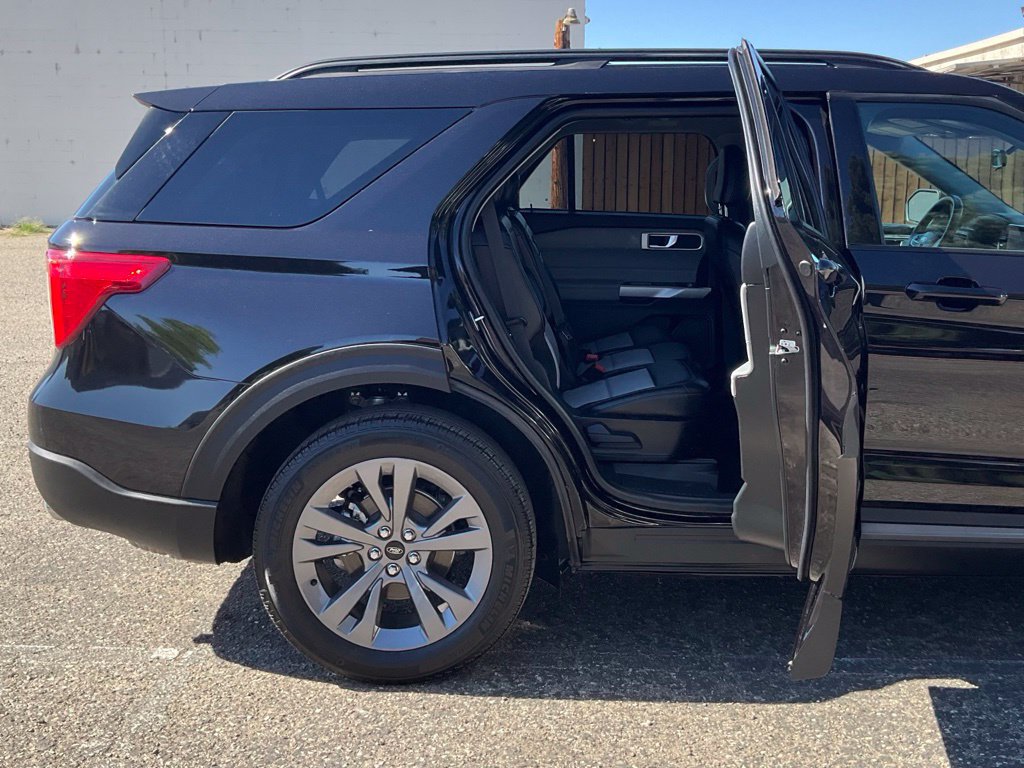 Used 2023 Ford Explorer XLT w/ Equipment Group 202A RWD image 24