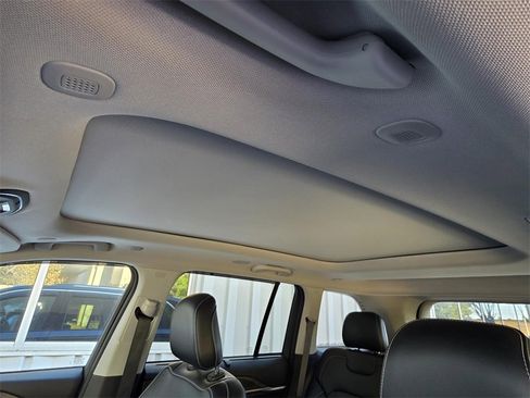 Used 2023 Jeep Grand Cherokee 4WD 4xe w/ Luxury Tech Group II image 9